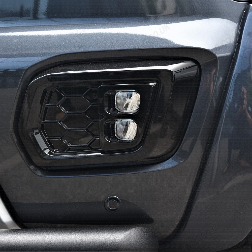 Mise à niveau des feux antibrouillard et des clignotants Predator Gloss Black du Ford Ranger Wildtrak 2019