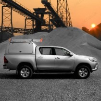 Toyota Hilux 2016 - Toit surélevé ProTop Gullwing Canopy en blanc 040 avec porte arrière pleine - Verrouillage central