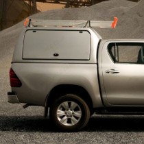 Toyota Hilux 2016- Toit surélevé ProTop Gullwing Canopy en argent 1D6 avec porte arrière solide