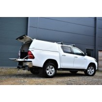 Toyota Hilux 2021 - Pro//Top Canopy Tradesman Modèle actif à côtés vierges avec porte-échelle