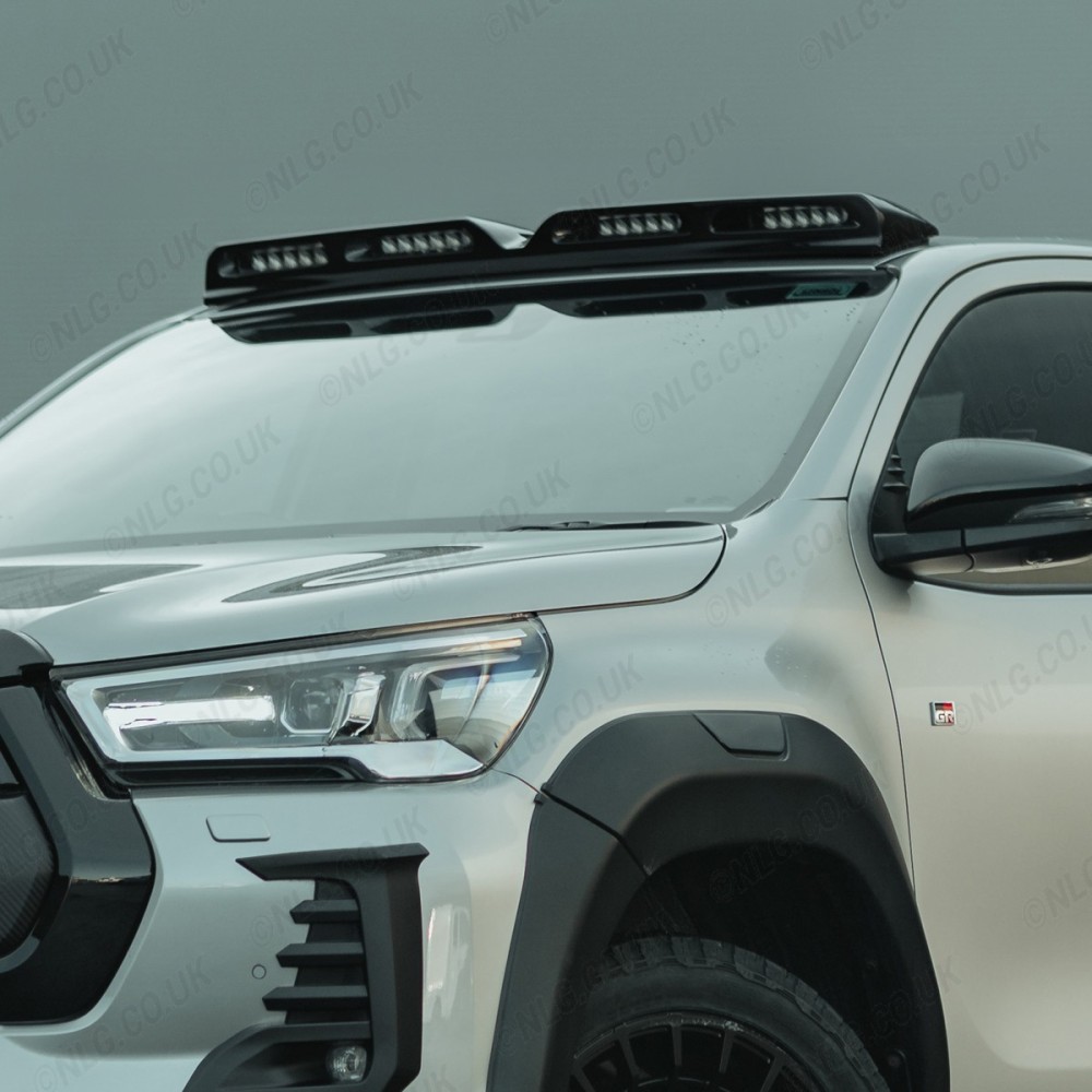 Toyota Hilux 2016 - Intégration de feux de toit à LED Lazer Lamps en noir 218