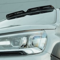 Toyota Hilux 2016 - Intégration de feux de toit à LED Lazer Lamps en noir 218