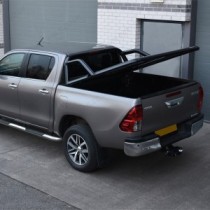 Toyota Hilux 2016- Couvercle relevable en aluminium noir ProTop avec arceau de sécurité noir