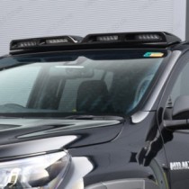 Toyota Hilux 2016 - Intégration de lampes de toit à LED Lazer Lamps dans la finition d'apprêt