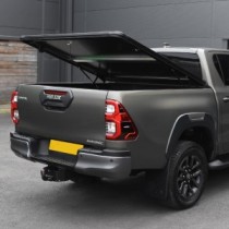 Couvre-tonneau relevable en aluminium noir ProTop pour Toyota Hilux Double Cab 2016 et plus