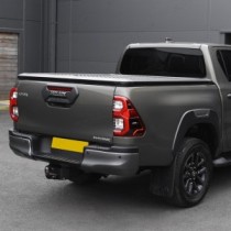 Couvre-tonneau relevable en aluminium noir ProTop pour Toyota Hilux Double Cab 2016 et plus