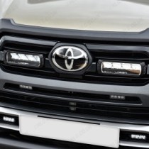 Toyota Hilux Invincible X 2021 - Kit d'intégration de calandre Triple-R 750 avec lampes laser