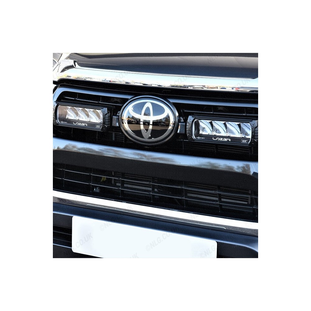 Toyota Hilux 2021 - Kit d'intégration de calandre Triple-R 750 avec lampes laser