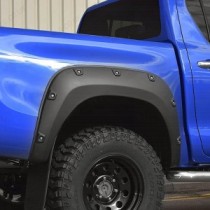 Toyota Hilux 2016 et plus - Extensions d'ailes - Noir mat avec petits rivets