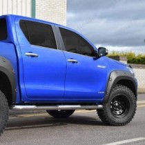 Toyota Hilux 2016 et plus - Extensions d'ailes - Noir mat avec petits rivets