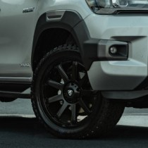 Toyota Hilux 2021 - Jante en alliage Predator Hurricane 20" - Noir mat