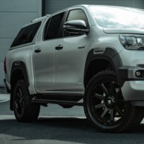 Toyota Hilux 2021 - Jante en alliage Predator Hurricane 20" - Noir mat