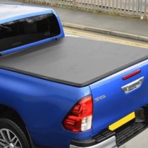 Toyota Hilux 2021 - Couvre-caisse souple pliable en trois parties (modèles avec porte-échelle)