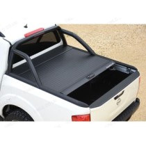 Volet roulant Mountain Top noir pour Nissan Navara NP300