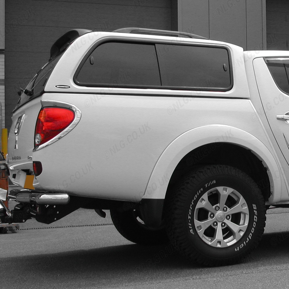 Hardtop de loisirs Carryboy 560 pour benne longue Mitsubishi L200 2010-2015 - Options de couleurs disponibles