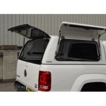 Auvent ProTop Gullwing avec porte arrière en verre pour VW Amarok 2011-2020 en blanc bonbon B4B4