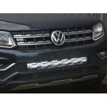 Intégration de la calandre de la barre lumineuse LED Predator Visio-X 30" pour VW Amarok 2017-2020